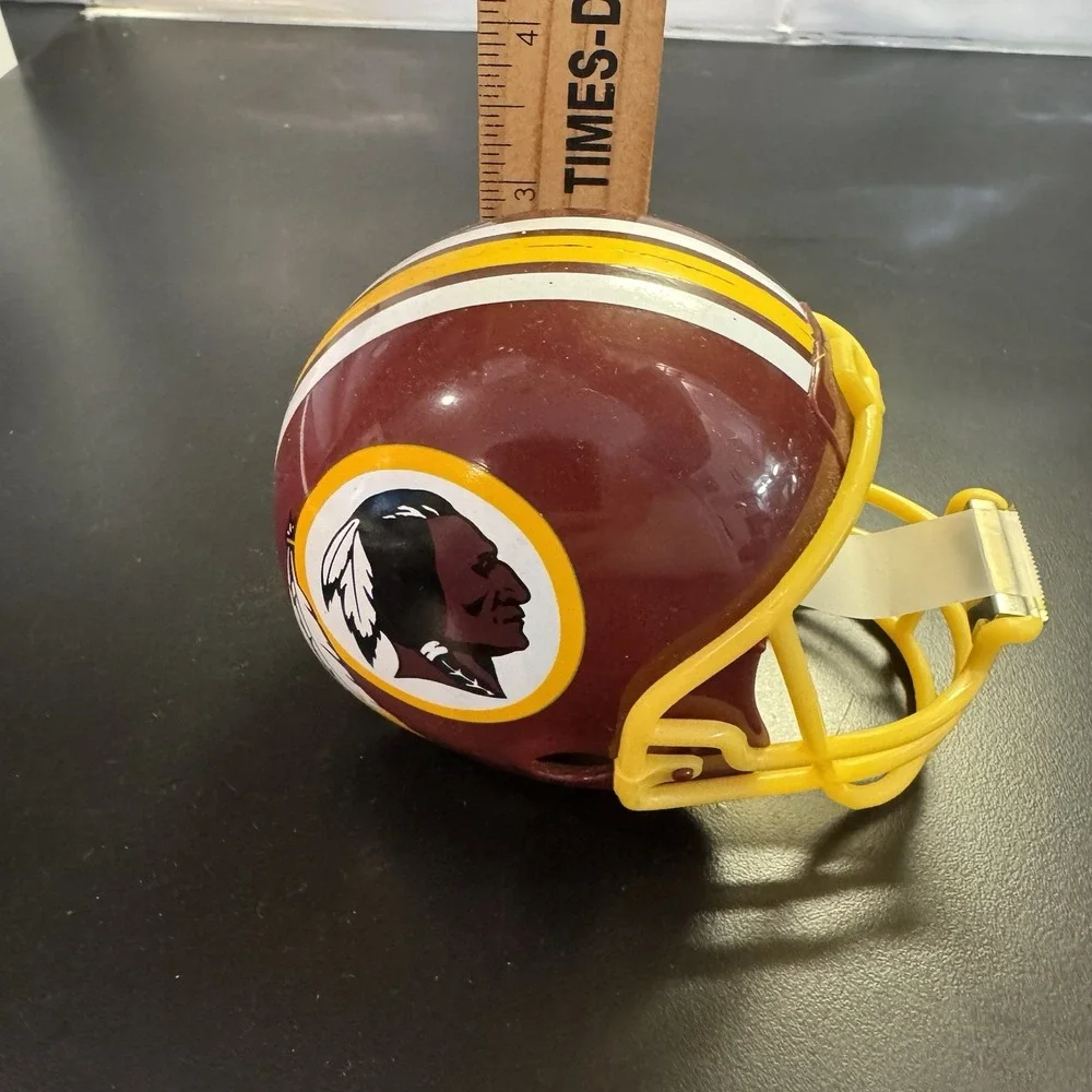 3M Scotch Tape Dispenser - Washington Redskins‎ Football NFL Helmet W/ Tape